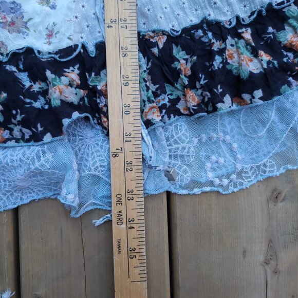 Sacred Threads Boho Short Mini Dress Women's M White Floral Tiered Seashell - Picture 8 of 9